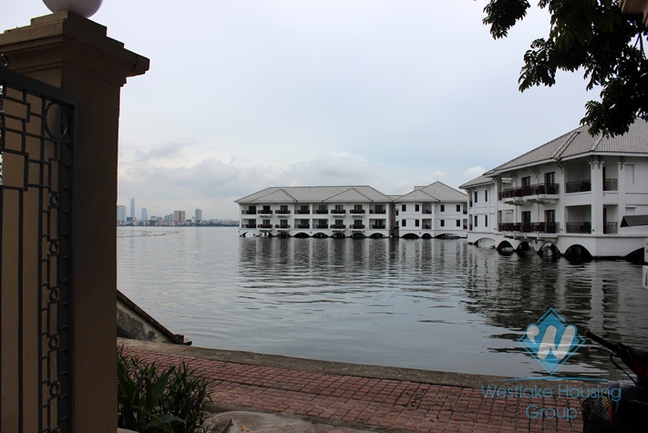 Lake view, Nice house for rent in Tay Ho.